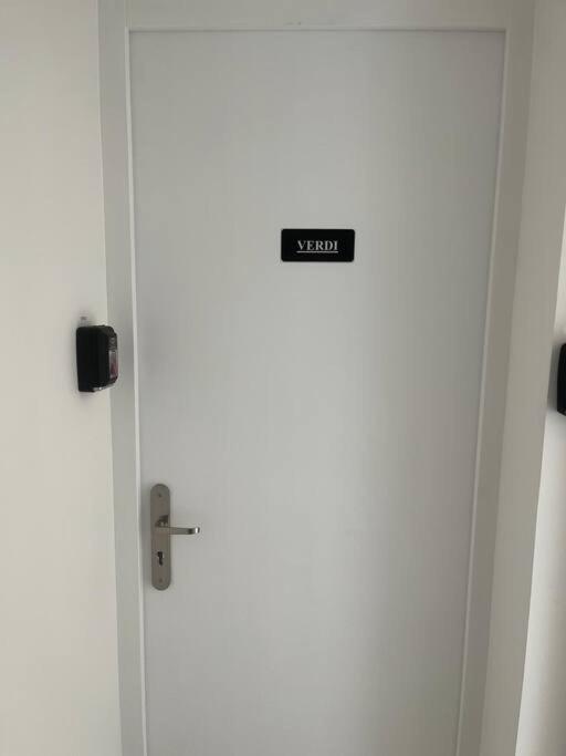 Verdi Studio Cosy Au Calme Parking Gratuit Chasse-sur-Rhône Buitenkant foto