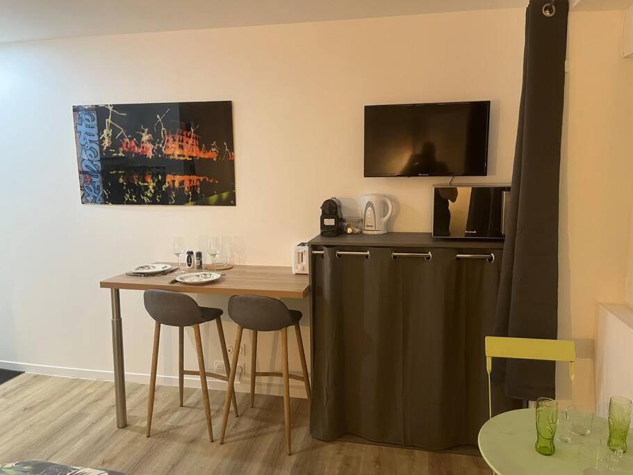 Verdi Studio Cosy Au Calme Parking Gratuit Chasse-sur-Rhône Buitenkant foto